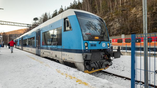 Kolej i pociąga z lotu ptaka — inspekcja infrastruktury