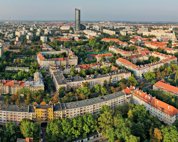 Wrocław Skytower nocna panorama z lotu ptaka