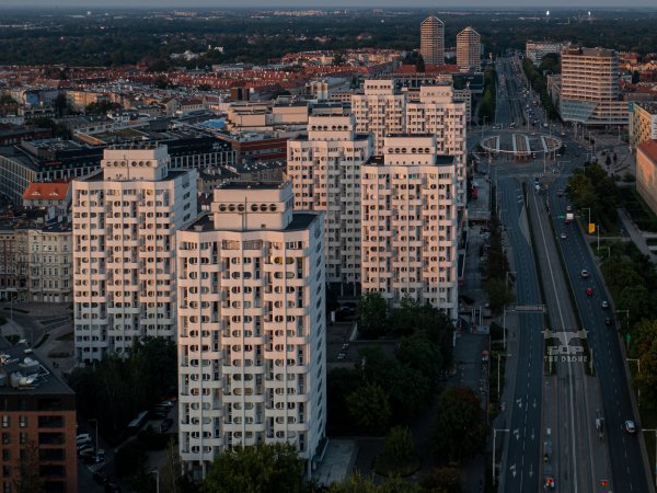 Polskie miasta_01320001_[dccbfc]@sopthedrone